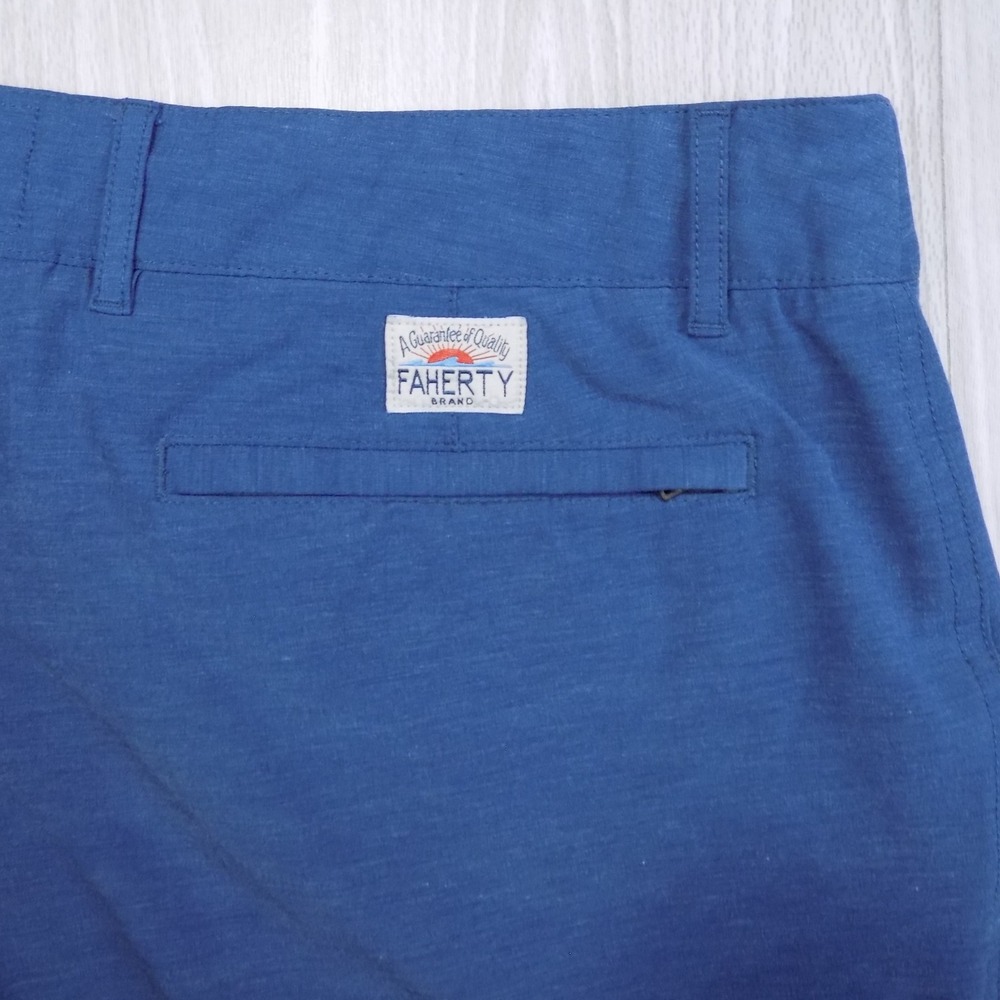 Faherty All Day Shorts Mens 34 Blue Hybrid Stretch Performance Casual EUC
